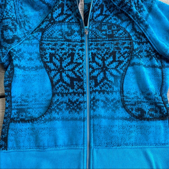 Lululemon Special Edition Snowflake Scuba Hoodie - Picture 2 of 10